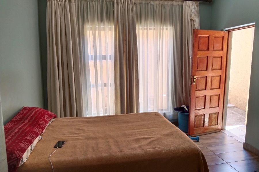 5 Bedroom Property for Sale in Birdwood Estate North West